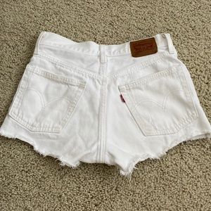 levi 501 white jean shorts
